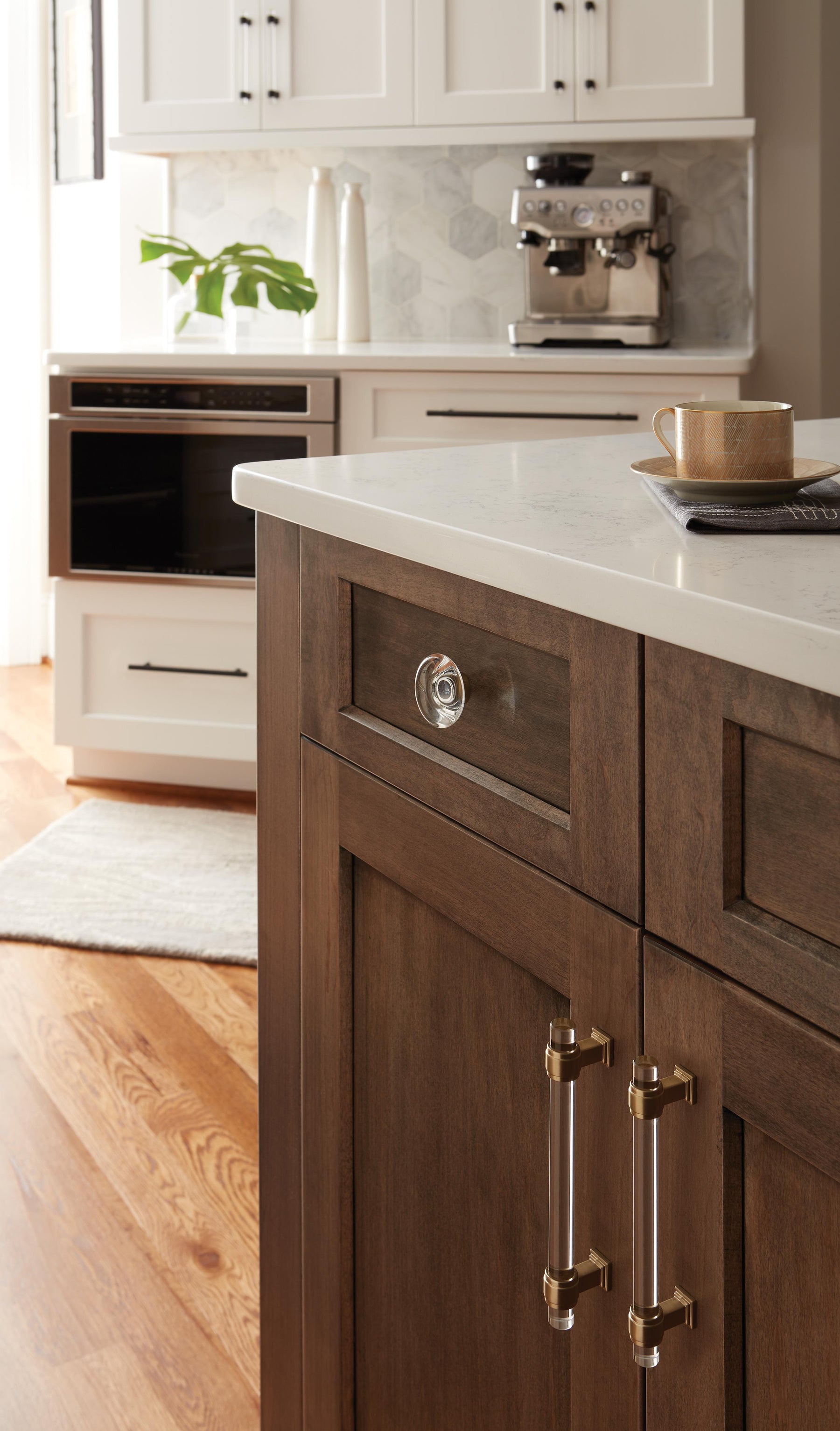 How Knobs and Pulls Can Enhance Your Kitchen