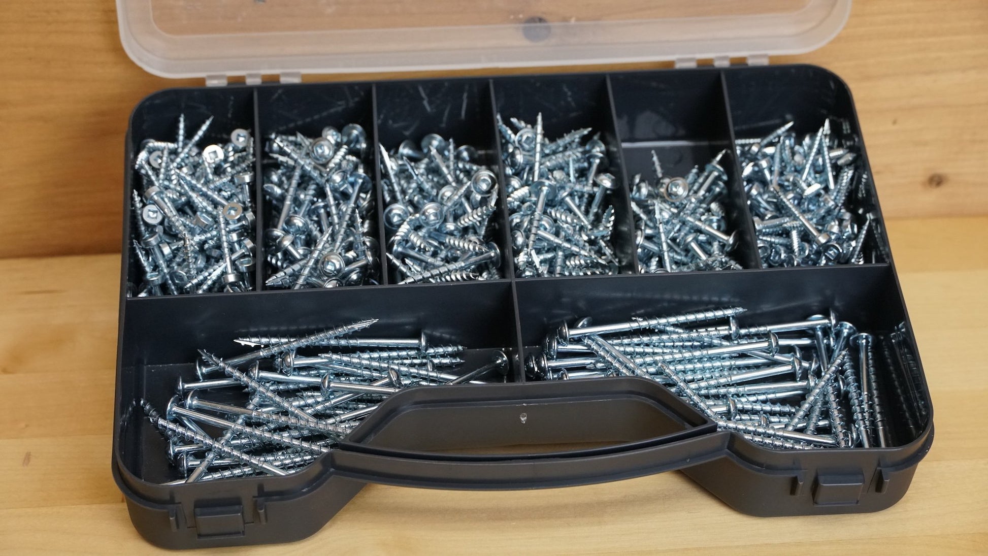 Massca Pocket-Hole Screw Kit 500 Units | Self Tapping Zinc Plated Screws Perfect for Interior Use and DIY Woodworking Projects and includes fine thread screws and coarse thread screws